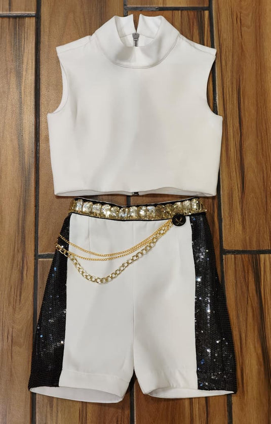 K Pop Demon Hunter Theme Outfit