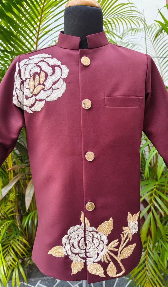 Maroon Floral Threadwork Bandhgala Set With Trouser