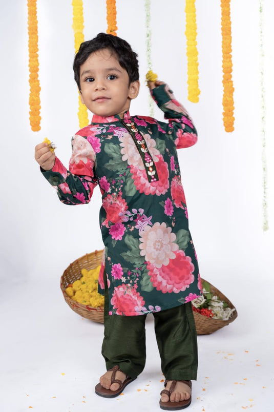 Green Floral Mirrorwork Kurta Set With Pant