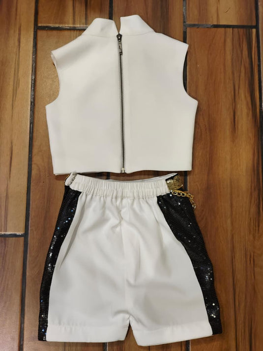 K Pop Demon Hunter Theme Outfit