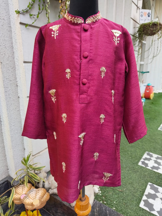 Magenta Zari Booti Kurta Set With Pant