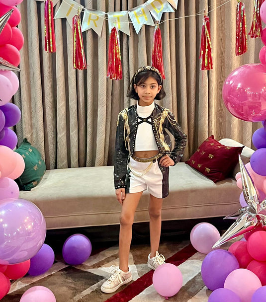 K Pop Demon Hunter Theme Outfit